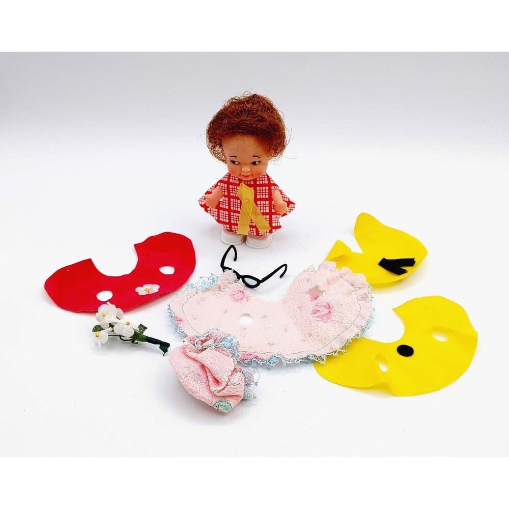 UNEEDA PEEWEE DOLL with Outfits & Glasses VINTAGE 1960s